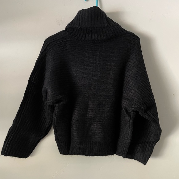 Leith ladies turtleneck crapped size L sweater - Picture 2 of 4